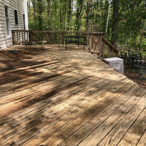 deck and patio cleaning
